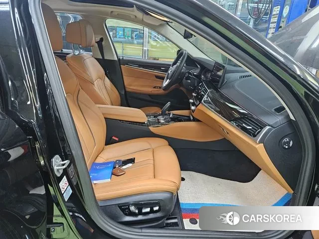 BMW 5 Series (G30) id 3467794 из Кореи 20