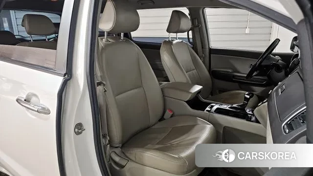 Kia All New Carnival id 3536418 из Кореи 20