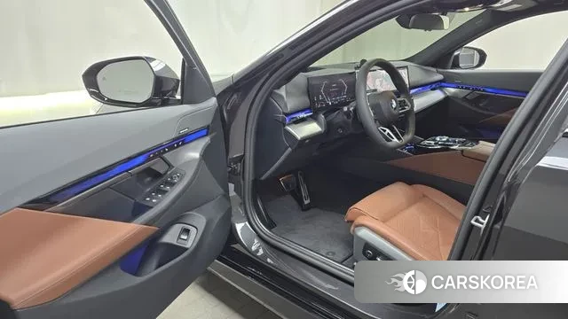 BMW 5 Series (G60) id 3575914 из Кореи 20