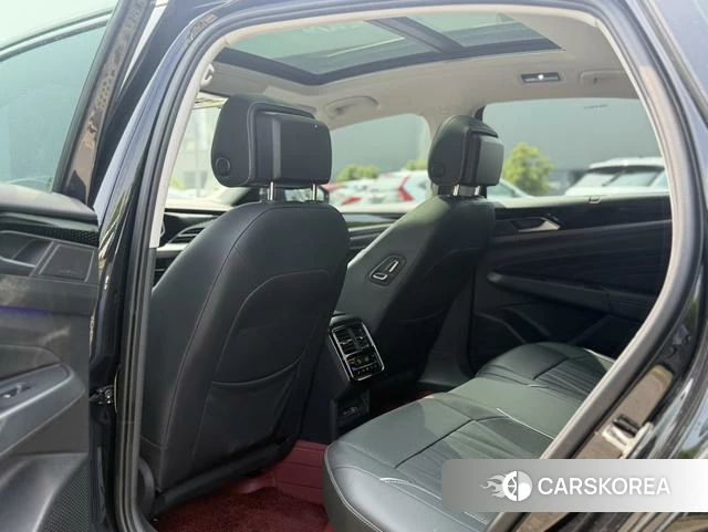 Volkswagen Passat id 4359109 из Китая 10
