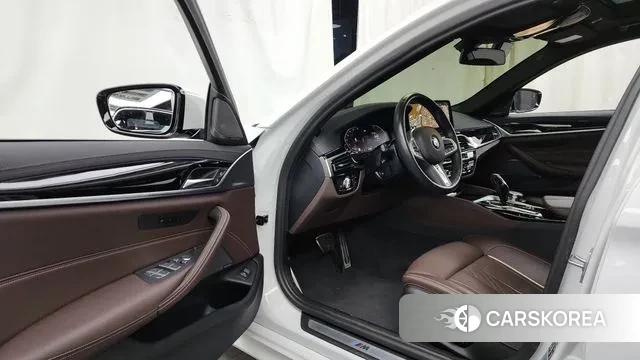 BMW 5 Series (G30) id 3544877 из Кореи 20