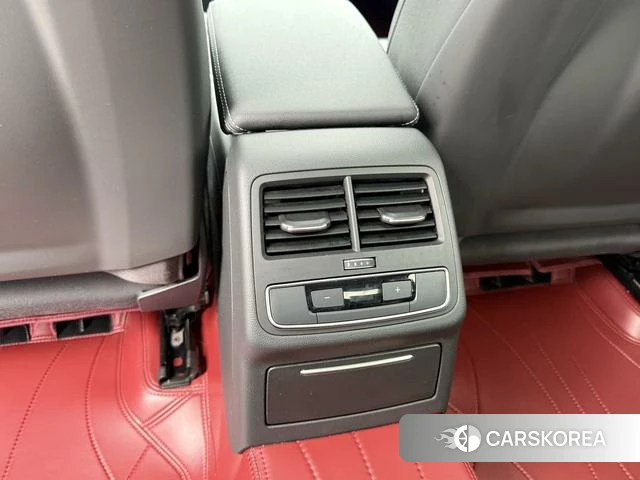 Audi A4L id 4272855 из Китая 18