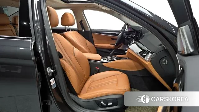 BMW 5 Series (G30) id 3687284 из Кореи 20