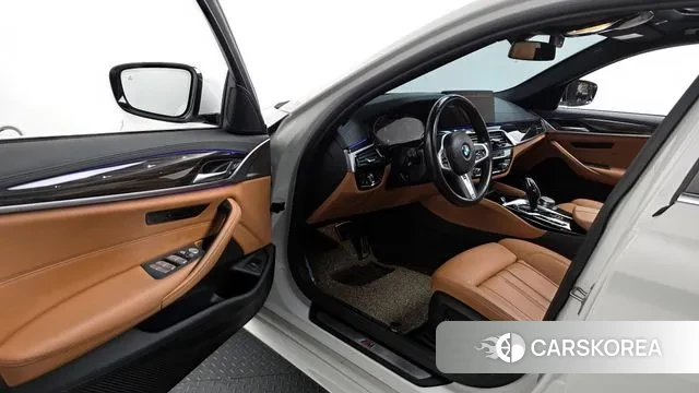 BMW 5 Series (G30) id 3524627 из Кореи 20