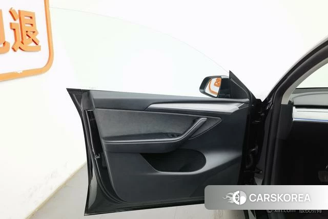 Tesla Model Y id 4210428 из Китая 24
