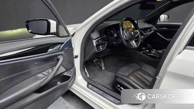 BMW 5 Series (G30) id 3655695 из Кореи 20