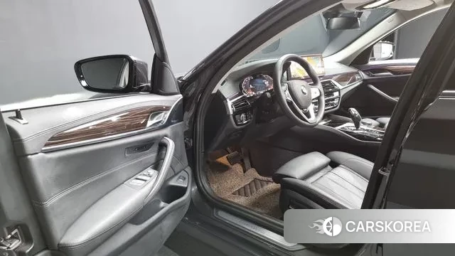 BMW 5 Series (G30) id 2984335 из Кореи 20