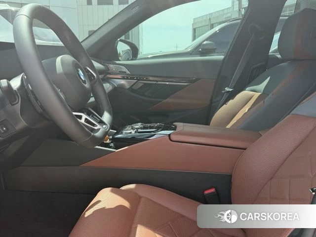 BMW 5 Series (G60) id 4479950 из Кореи 13