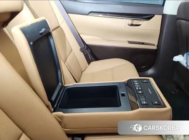 Lexus New ES300h id 3773258 из Кореи 14