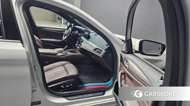 BMW 5 Series (G30) id 3504184 из Кореи 20