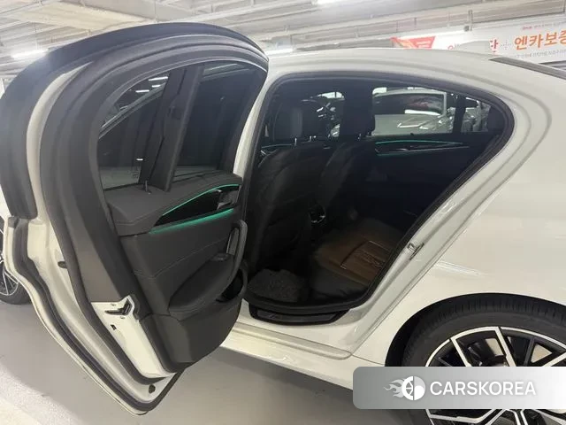 BMW 5 Series (G30) id 3556067 из Кореи 20