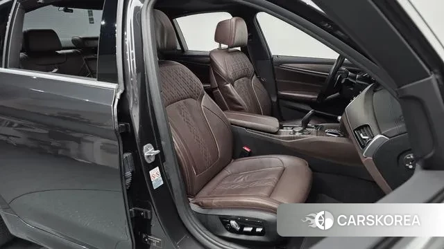 BMW 5 Series (G30) id 3703919 из Кореи 20