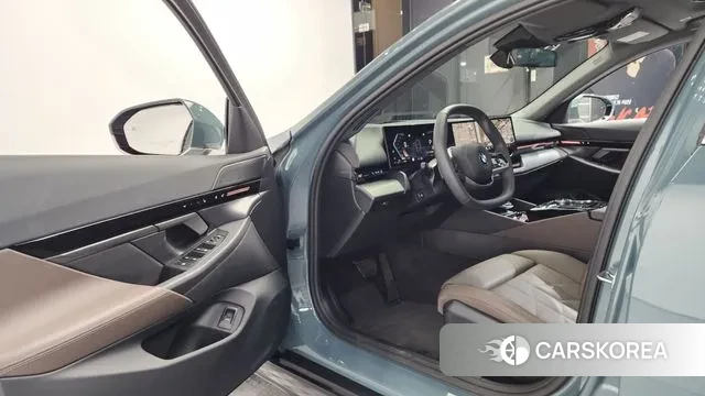 BMW 5 Series (G60) id 3669948 из Кореи 20