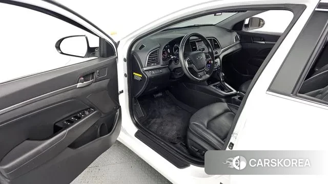 Hyundai Avante AD id 3308319 из Кореи 20