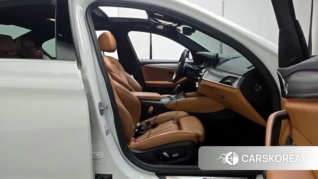 BMW 5 Series (G30) id 3709453 из Кореи 20