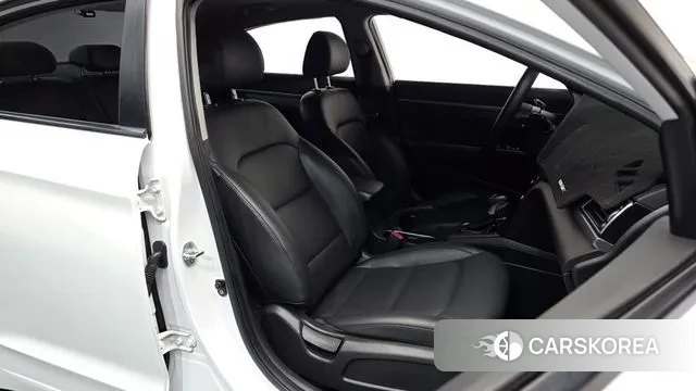 Hyundai Avante AD id 3429511 из Кореи 20