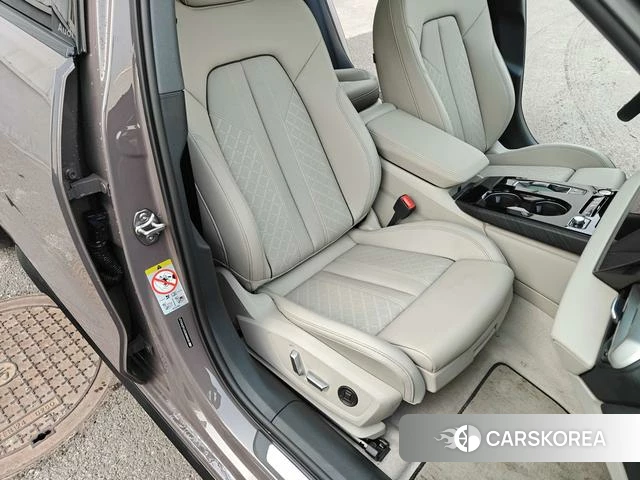 Audi A5L id 3895859 из Китая 23