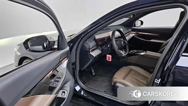 BMW 5 Series (G60) id 3817314 из Кореи 20