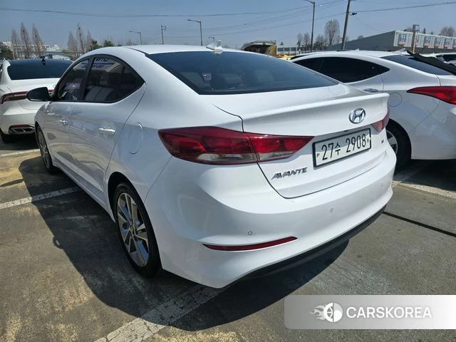 Hyundai Avante AD id 3856619 из Кореи 10