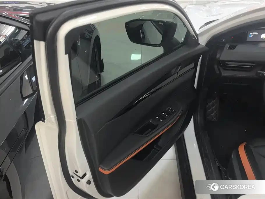 Chang'an Changan UNI-V id 4515575 из Китая 16