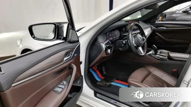 BMW 5 Series (G30) id 3395979 из Кореи 20