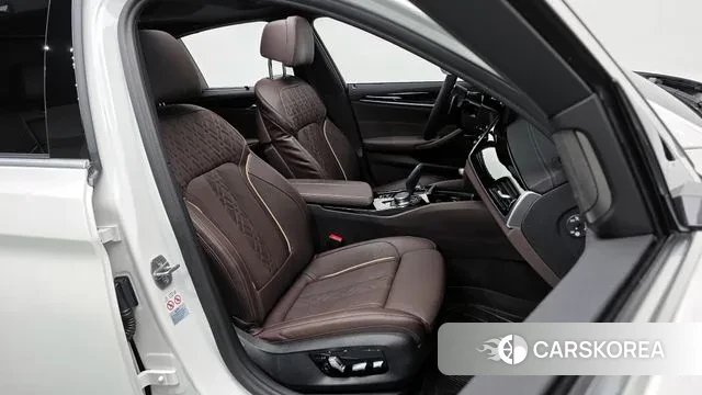 BMW 5 Series (G30) id 3058476 из Кореи 20