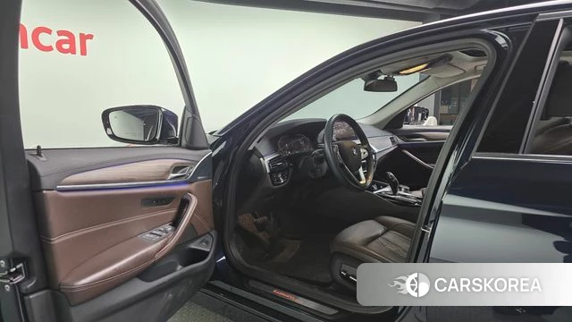 BMW 5 Series (G30) id 3833990 из Кореи 20