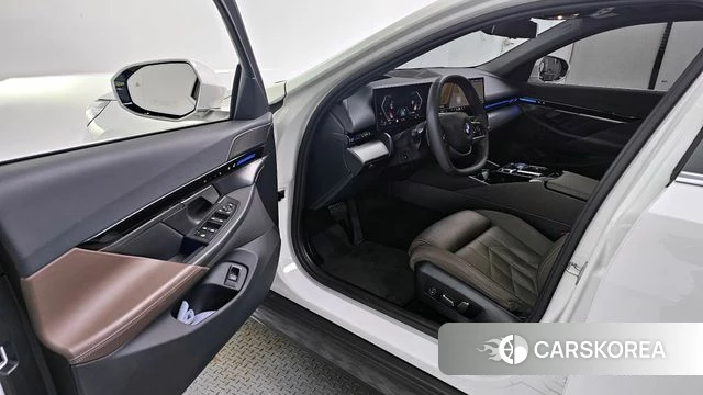 BMW 5 Series (G60) id 3897028 из Кореи 20