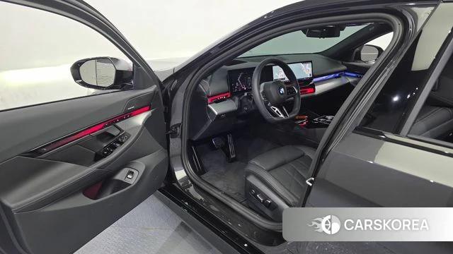 BMW 5 Series (G60) id 3902416 из Кореи 20