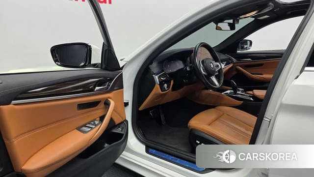 BMW 5 Series (G30) id 3935605 из Кореи 20