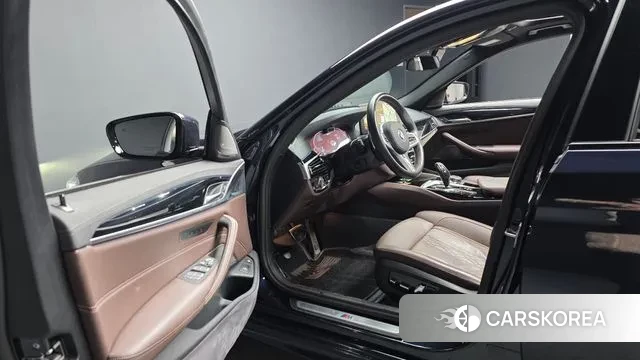 BMW 5 Series (G30) id 3629585 из Кореи 20