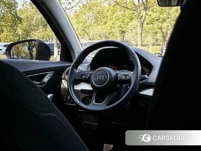 Audi Q2L id 4209678 из Китая 31