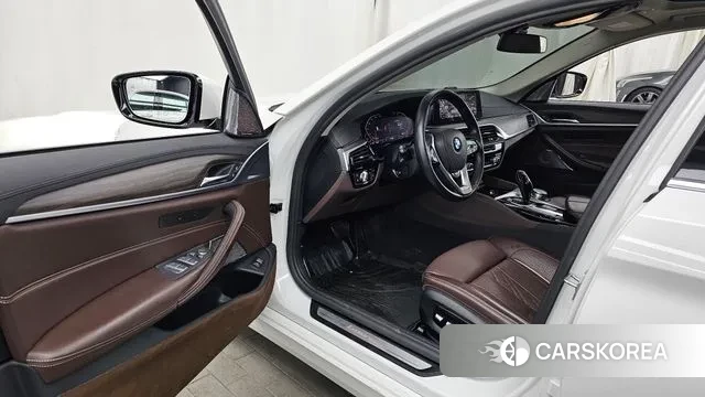 BMW 5 Series (G30) id 3692062 из Кореи 20