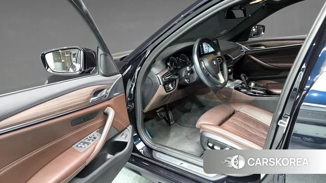 BMW 5 Series (G30) id 4850168 из Кореи 33