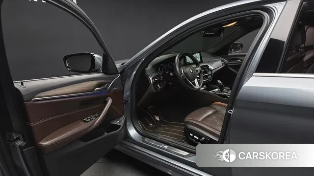 BMW 5 Series (G30) id 3737369 из Кореи 20