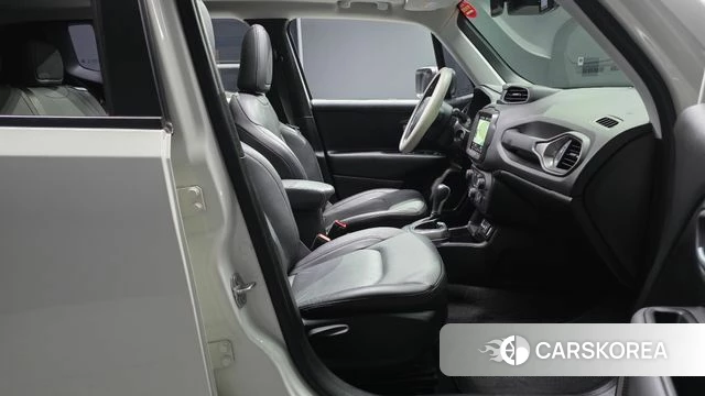 Jeep Renegade id 3853402 из Кореи 20