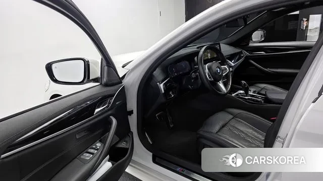 BMW 5 Series (G30) id 3665847 из Кореи 20