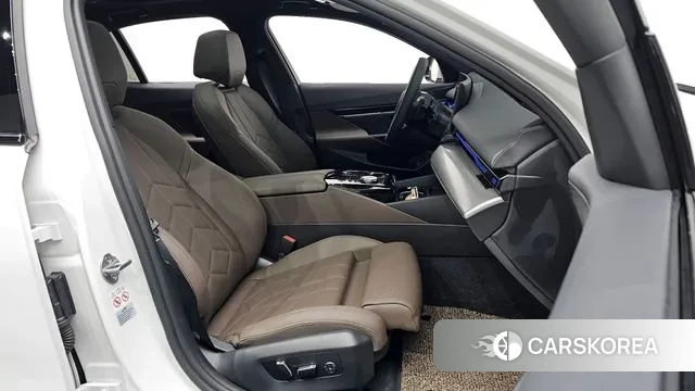 BMW 5 Series (G60) id 2968358 из Кореи 20