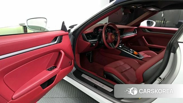 Porsche 911(992) id 4381809 из Кореи 20