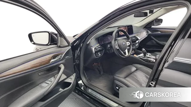 BMW 5 Series (G30) id 3373288 из Кореи 20