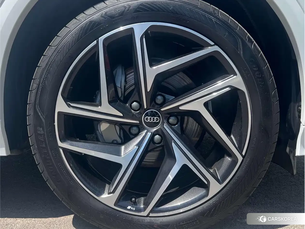 Audi Q6L e-tron id 4559806 из Китая 15