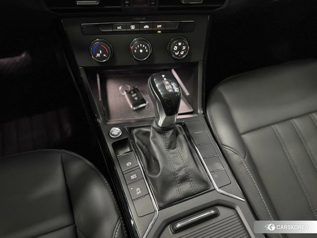Volkswagen Passat id 4440664 из Китая 14