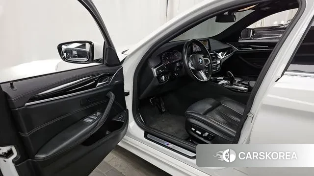 BMW 5 Series (G30) id 3582880 из Кореи 20