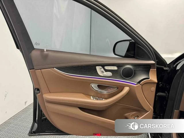 Mercedes-Benz E-class id 3890645 из Китая 21