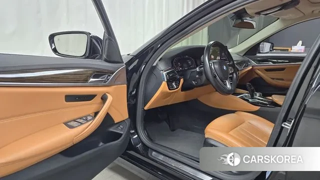 BMW 5 Series (G30) id 3561757 из Кореи 20