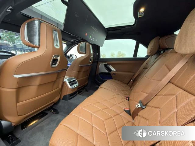 BMW i7 id 3837570 из Китая 31