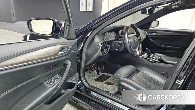 BMW 5 Series (G30) id 4430566 из Кореи 32