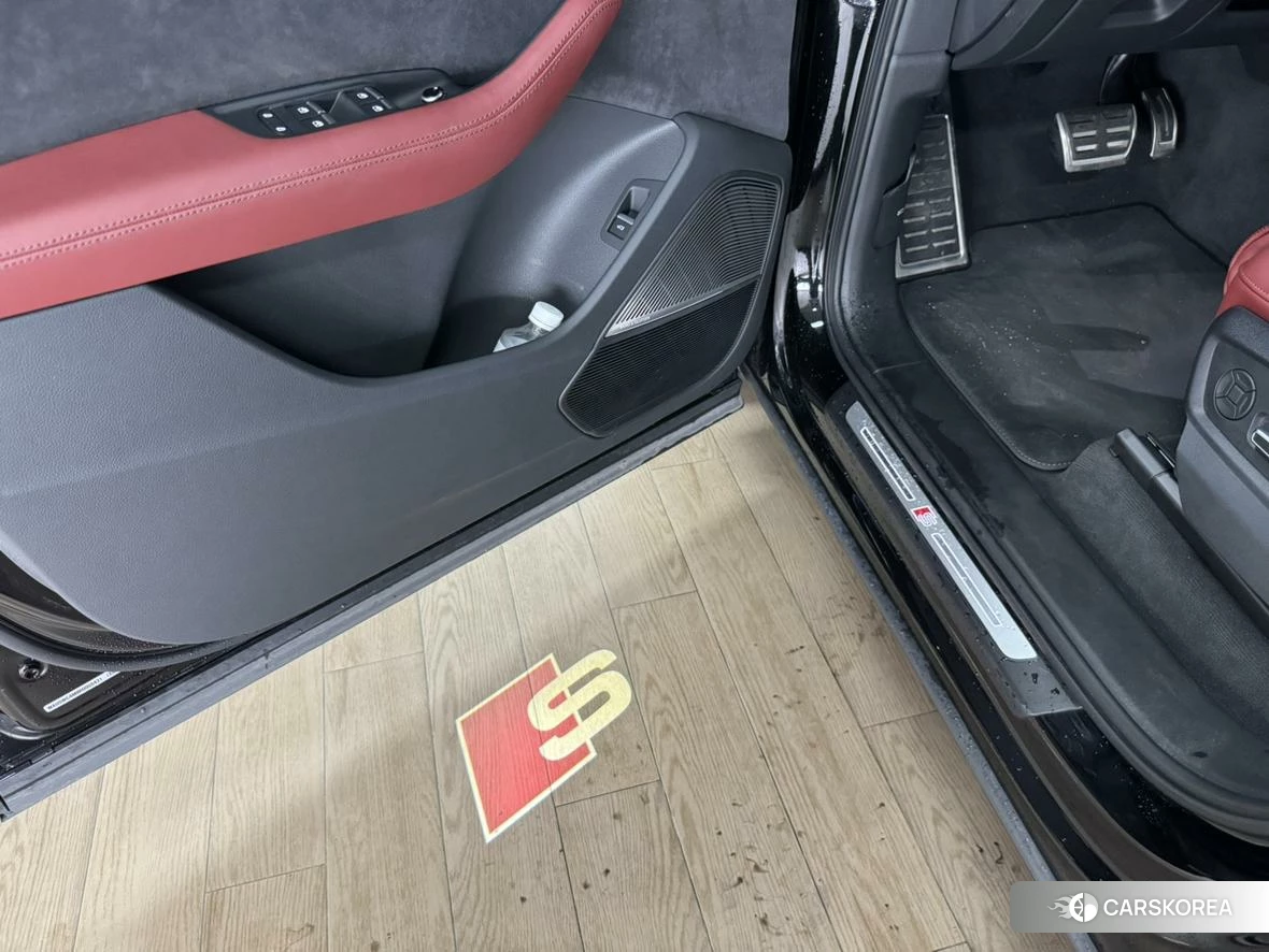 Audi SQ7 id 4419093 из Китая 14