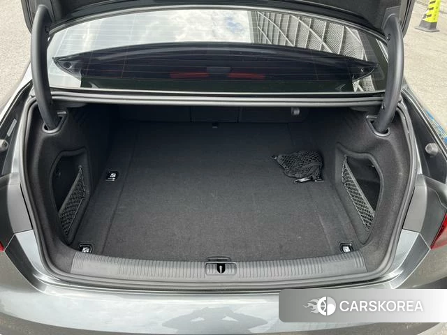 Audi A4L id 4240374 из Китая 15