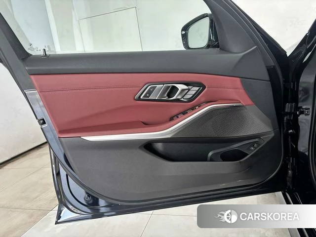 BMW 3 series id 4299463 из Китая 31